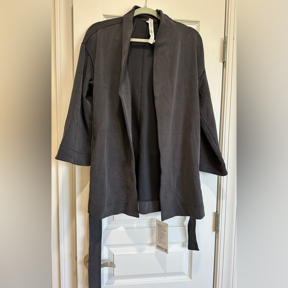 NWT - Lululemon Ribbed Softstreme Belted Wrap - Size 8